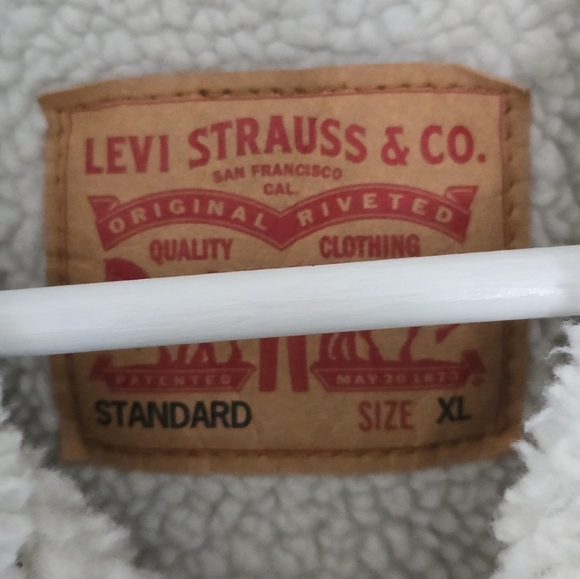 Levi's Men's Classic Fit Trucker Jacket - Dark Olive Green (XL) MSRP $108 - Picture 4 of 5